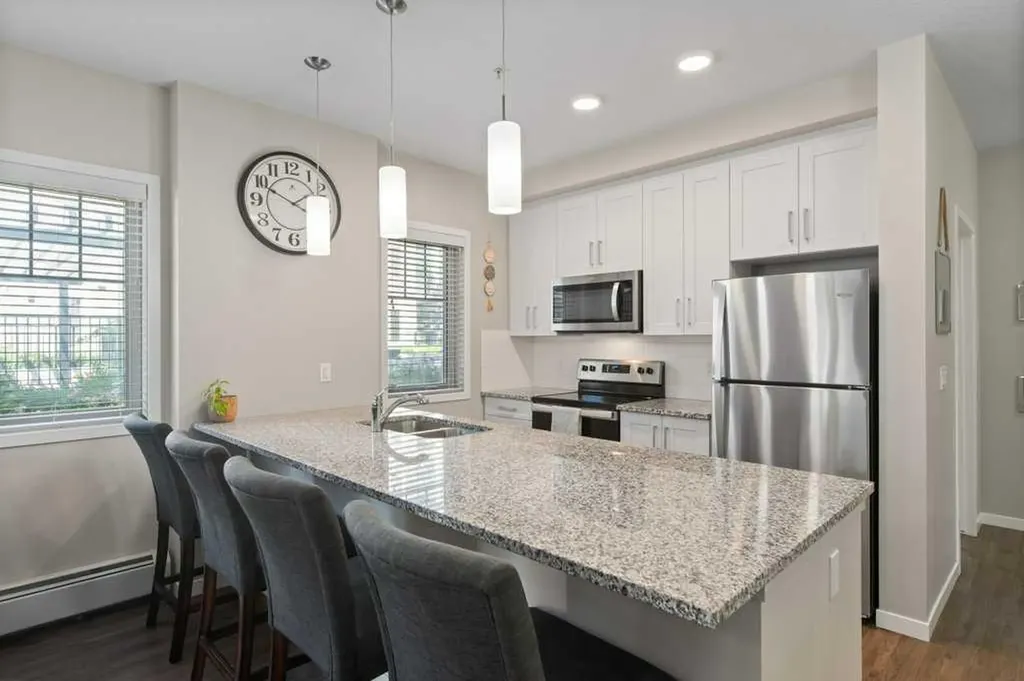 30 Mahogany Mews SE Calgary AB T3M 3H4