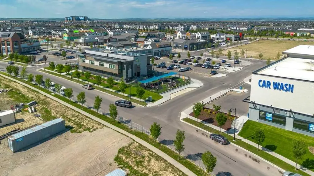 30 Mahogany Mews SE Calgary AB T3M 3H4