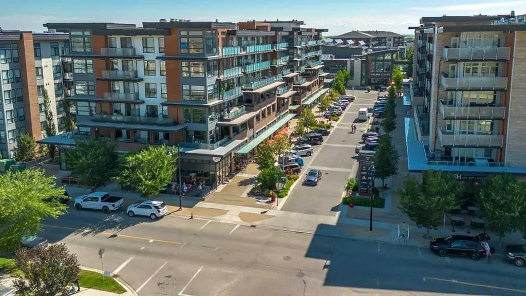 30 Mahogany Mews SE Calgary AB T3M 3H4