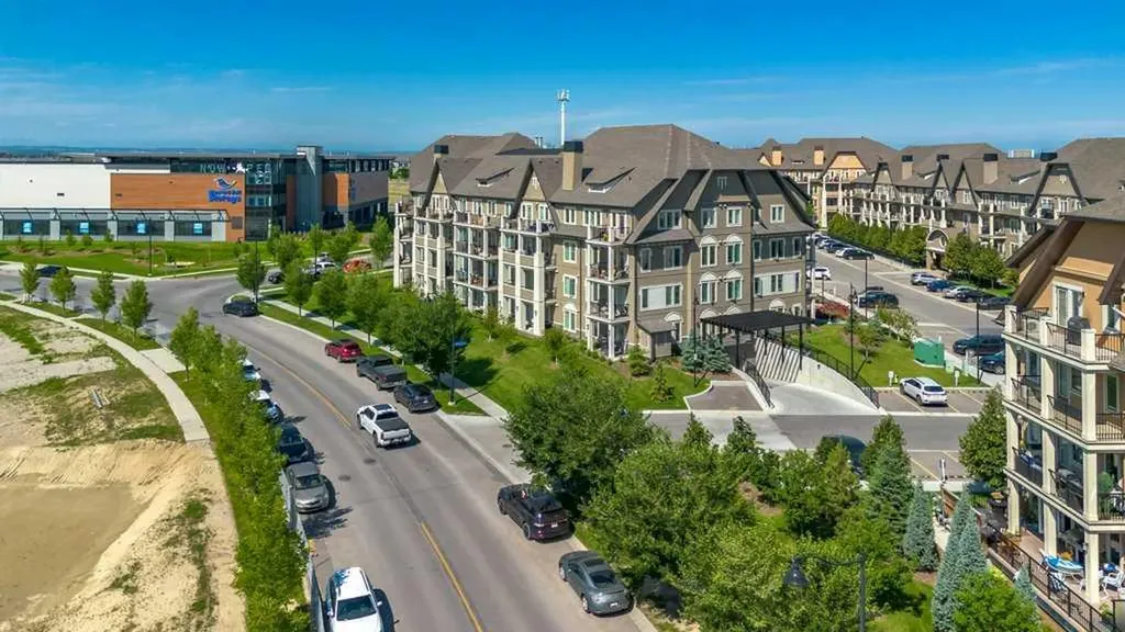 30 Mahogany Mews SE Calgary AB T3M 3H4