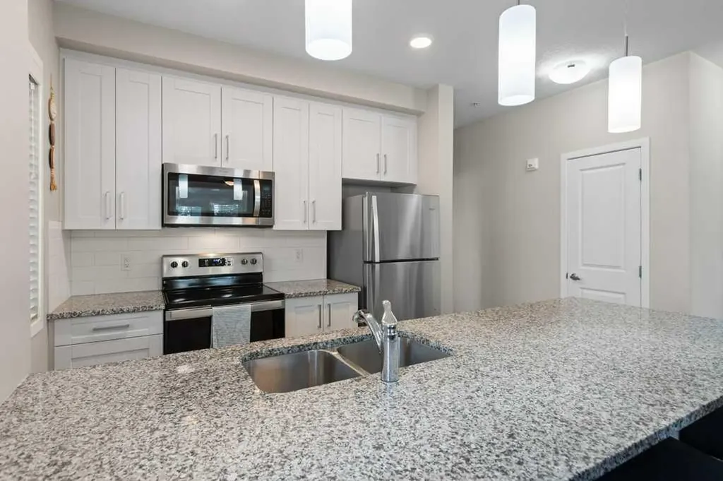 30 Mahogany Mews SE Calgary AB T3M 3H4