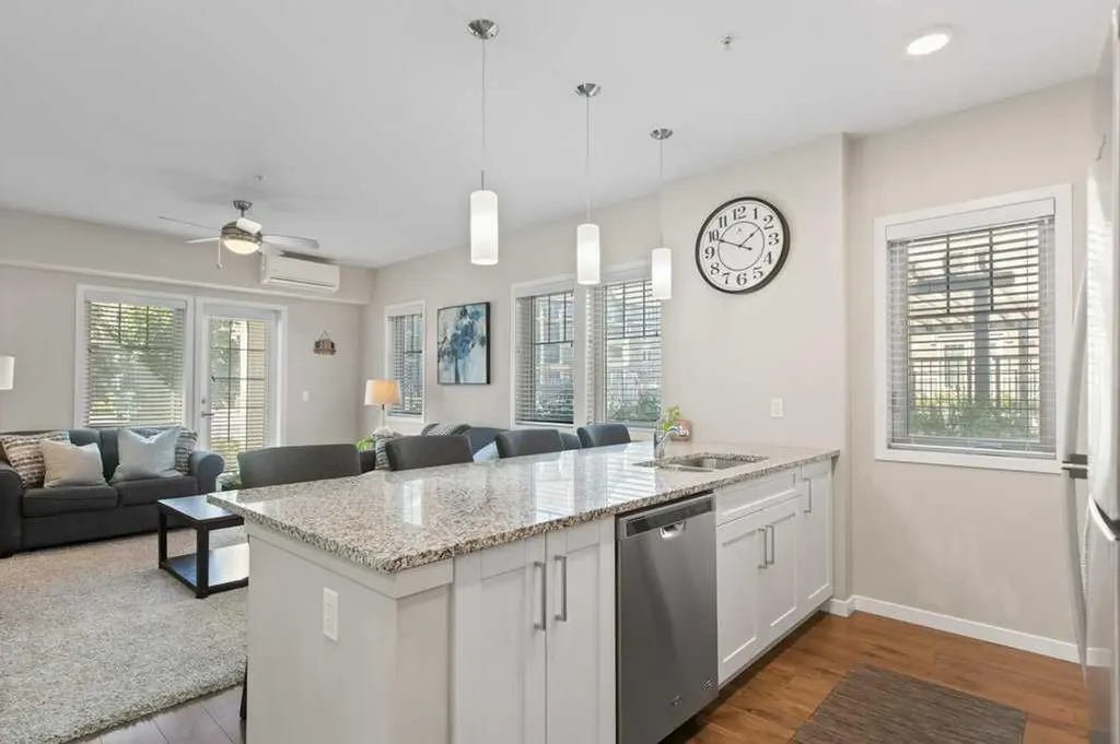 30 Mahogany Mews SE Calgary AB T3M 3H4