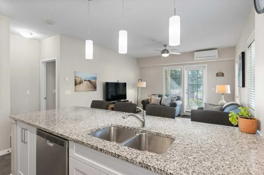 30 Mahogany Mews SE Calgary AB T3M 3H4