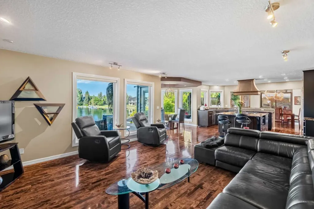 85 Sunset Way SE Calgary AB T2X 3C1