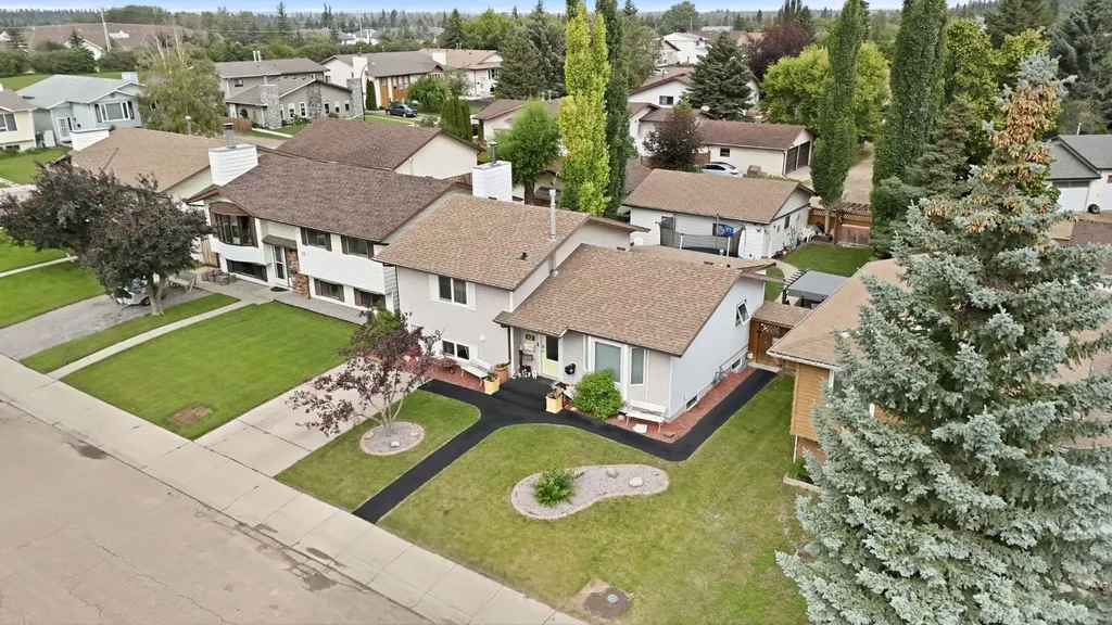 62 Rupert Crescent Red Deer AB T4P 2Z1
