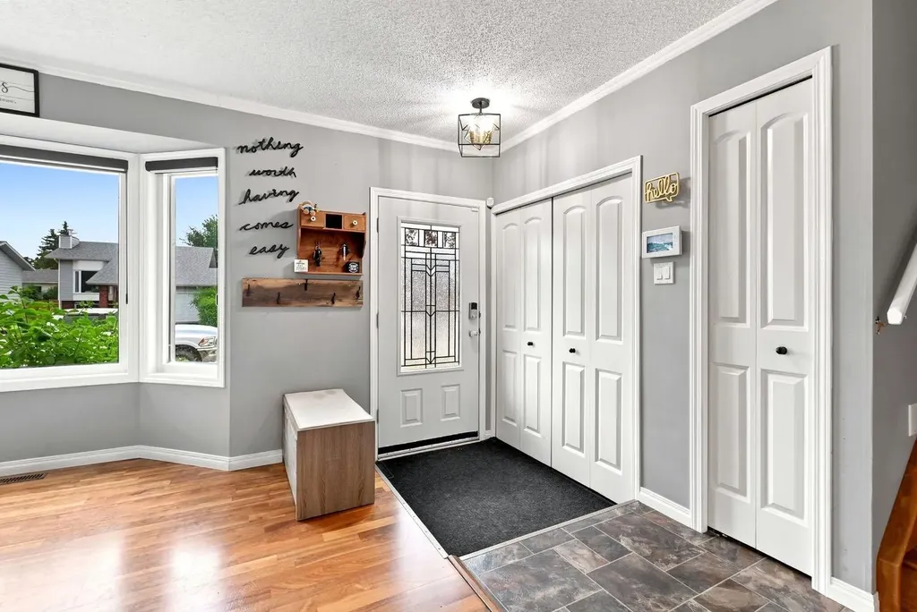 62 Rupert Crescent Red Deer AB T4P 2Z1