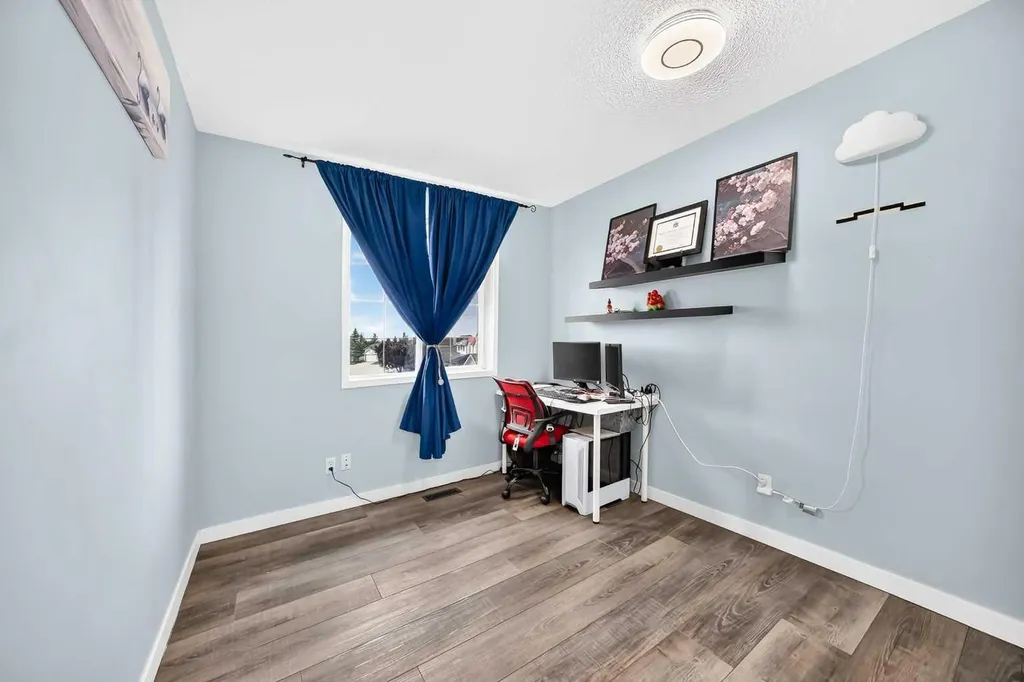 92 San Diego Green NE Calgary AB T1Y 7C5