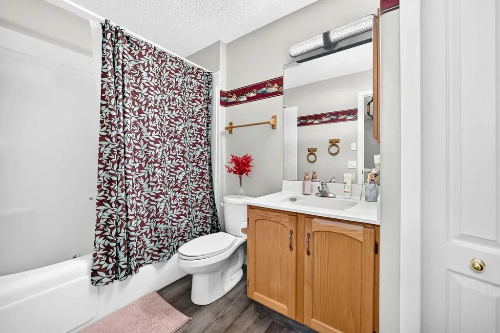 92 San Diego Green NE Calgary AB T1Y 7C5