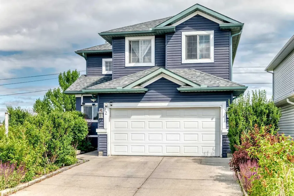 92 San Diego Green NE Calgary AB T1Y 7C5