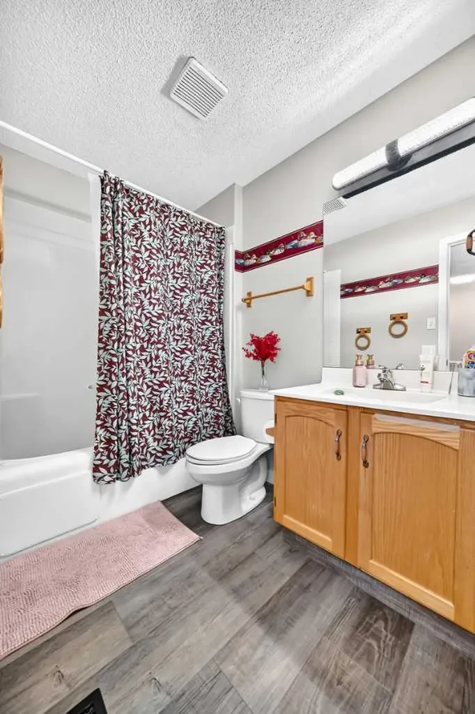 92 San Diego Green NE Calgary AB T1Y 7C5