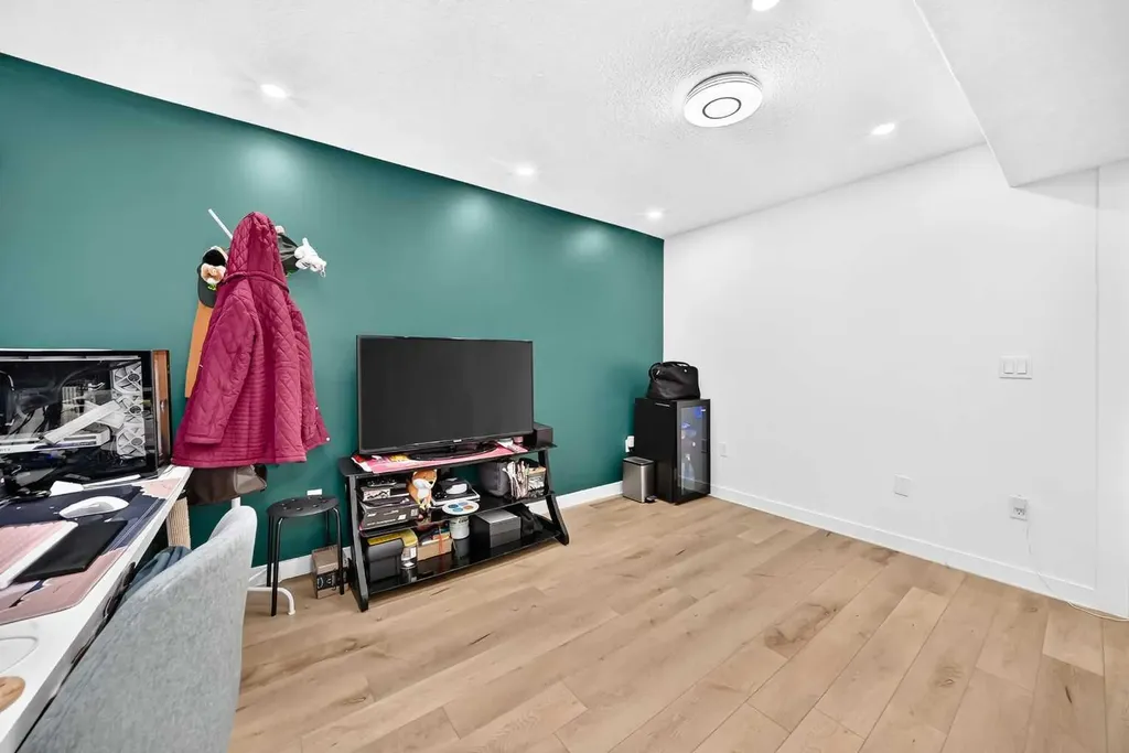 92 San Diego Green NE Calgary AB T1Y 7C5