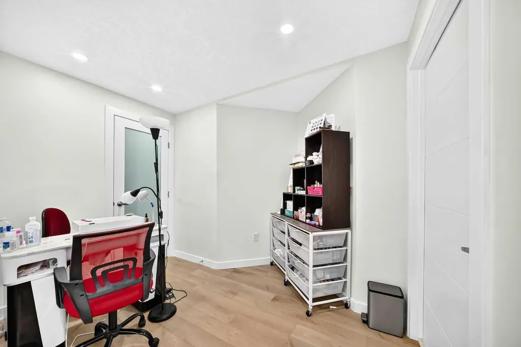 92 San Diego Green NE Calgary AB T1Y 7C5