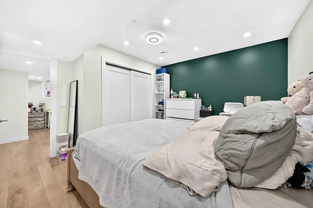 92 San Diego Green NE Calgary AB T1Y 7C5