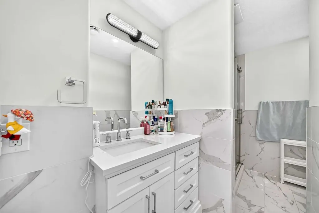 92 San Diego Green NE Calgary AB T1Y 7C5