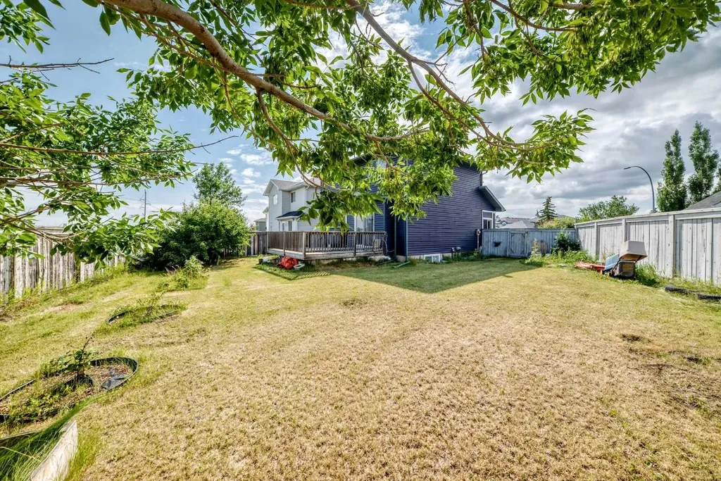 92 San Diego Green NE Calgary AB T1Y 7C5