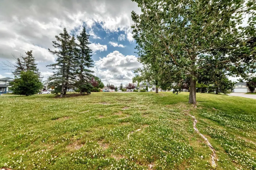 92 San Diego Green NE Calgary AB T1Y 7C5