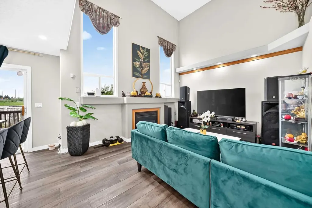 92 San Diego Green NE Calgary AB T1Y 7C5