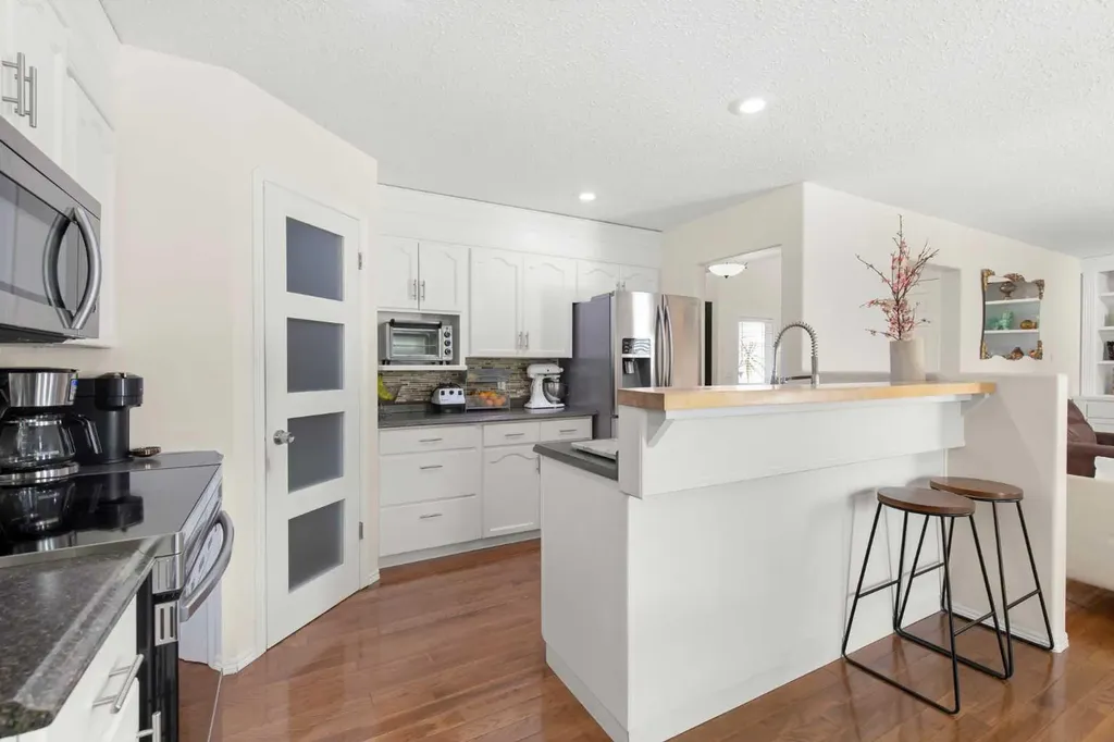 73 Storrs Crescent SE Medicine Hat AB T1B 4J3
