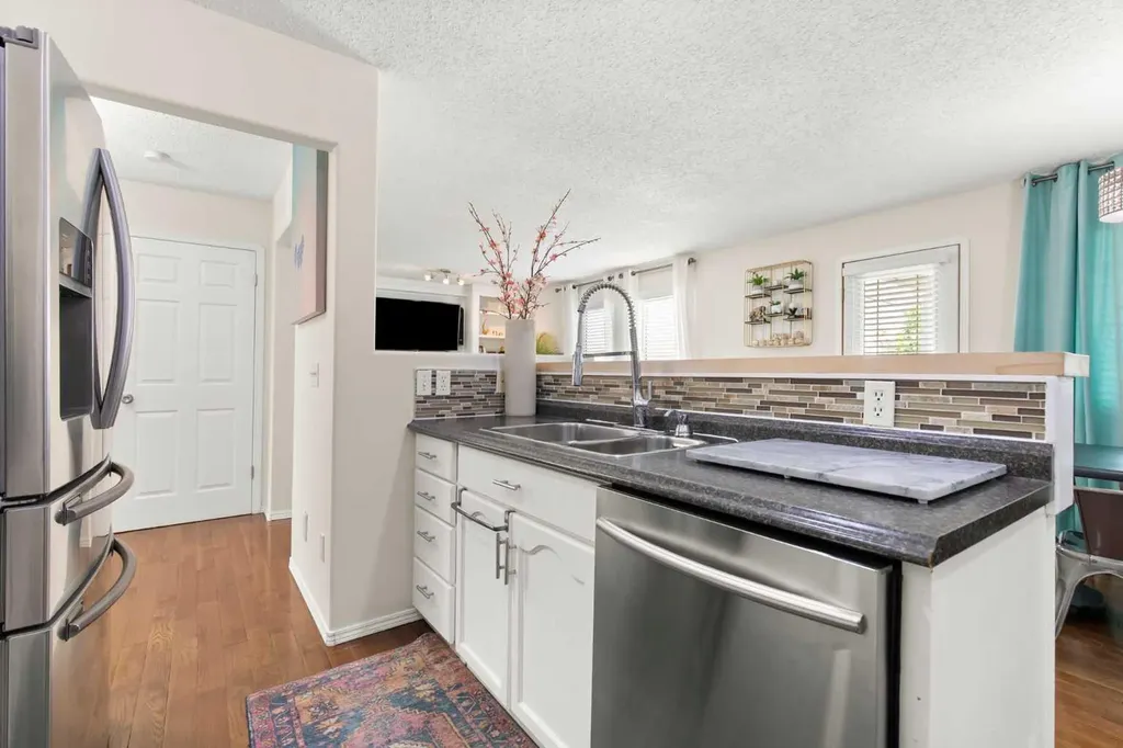 73 Storrs Crescent SE Medicine Hat AB T1B 4J3