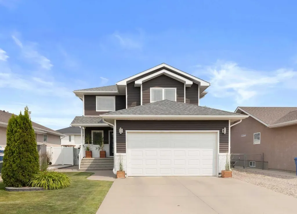 73 Storrs Crescent SE Medicine Hat AB T1B 4J3