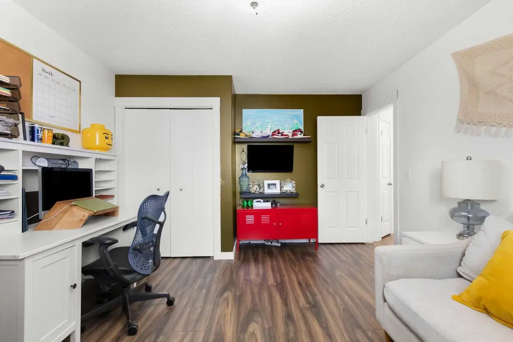 73 Storrs Crescent SE Medicine Hat AB T1B 4J3