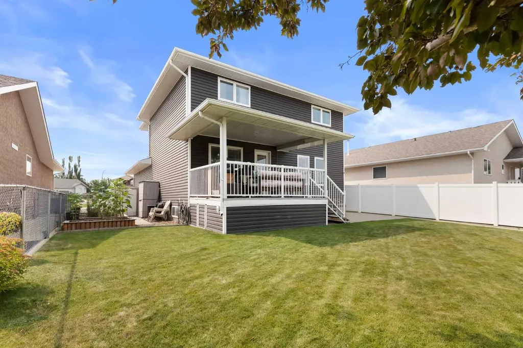 73 Storrs Crescent SE Medicine Hat AB T1B 4J3