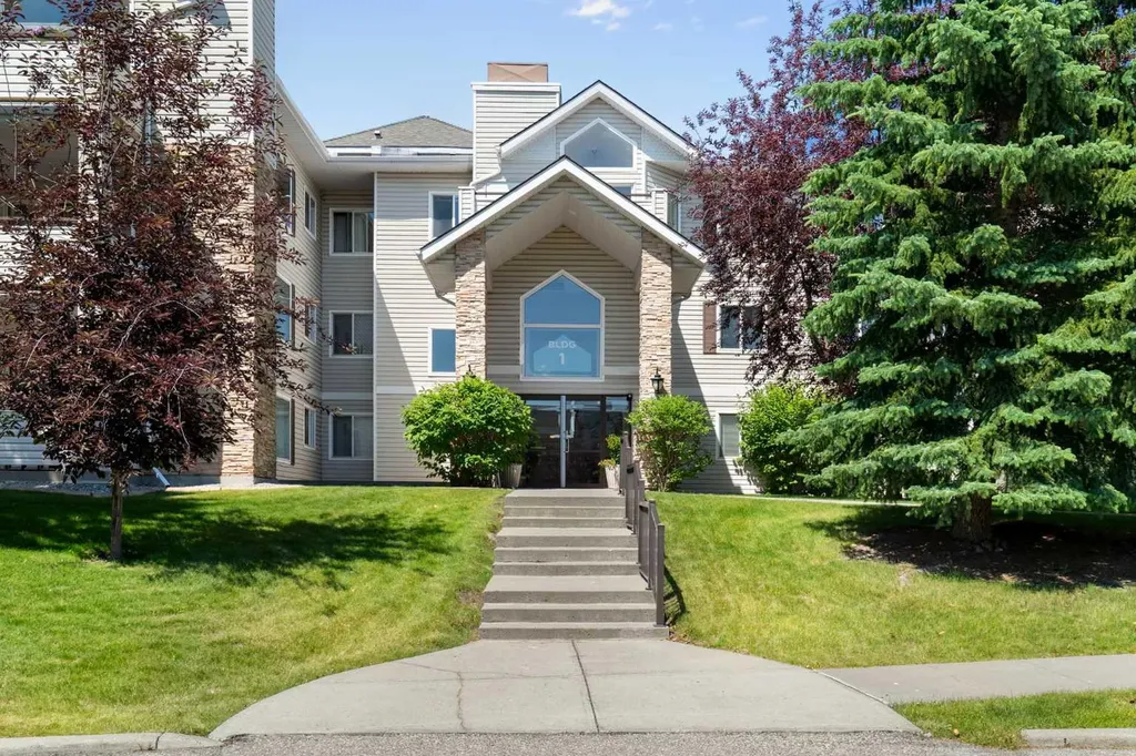 7451 Springbank Boulevard SW Calgary AB T3H 4K5