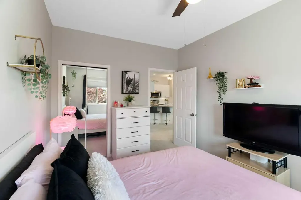 7451 Springbank Boulevard SW Calgary AB T3H 4K5