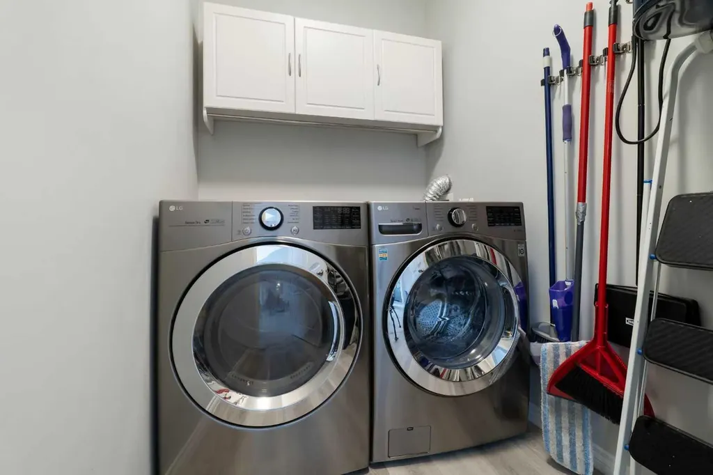 7451 Springbank Boulevard SW Calgary AB T3H 4K5