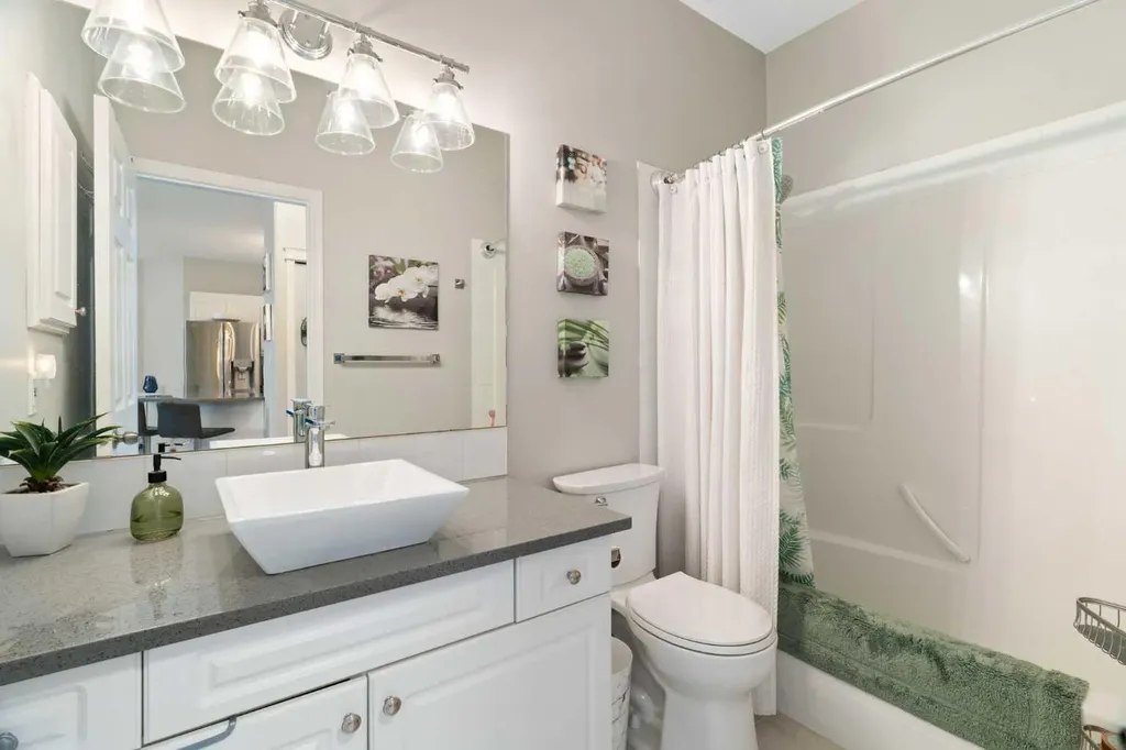 7451 Springbank Boulevard SW Calgary AB T3H 4K5
