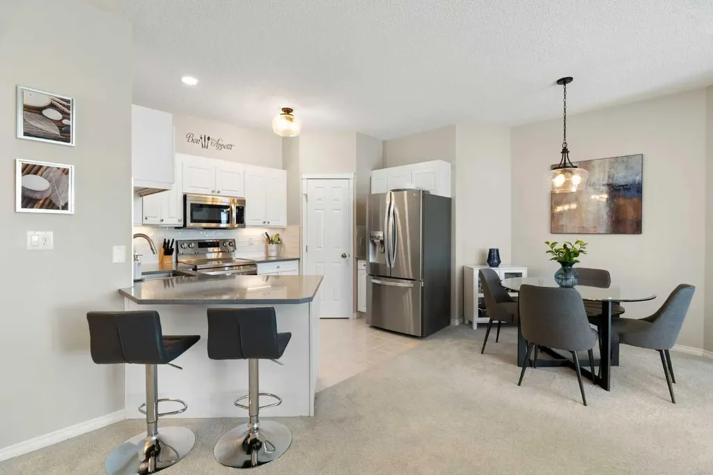 7451 Springbank Boulevard SW Calgary AB T3H 4K5