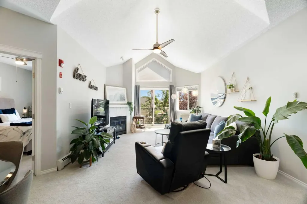 7451 Springbank Boulevard SW Calgary AB T3H 4K5