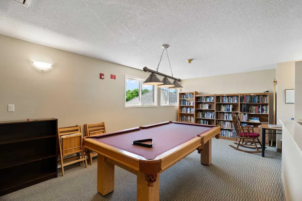 7451 Springbank Boulevard SW Calgary AB T3H 4K5