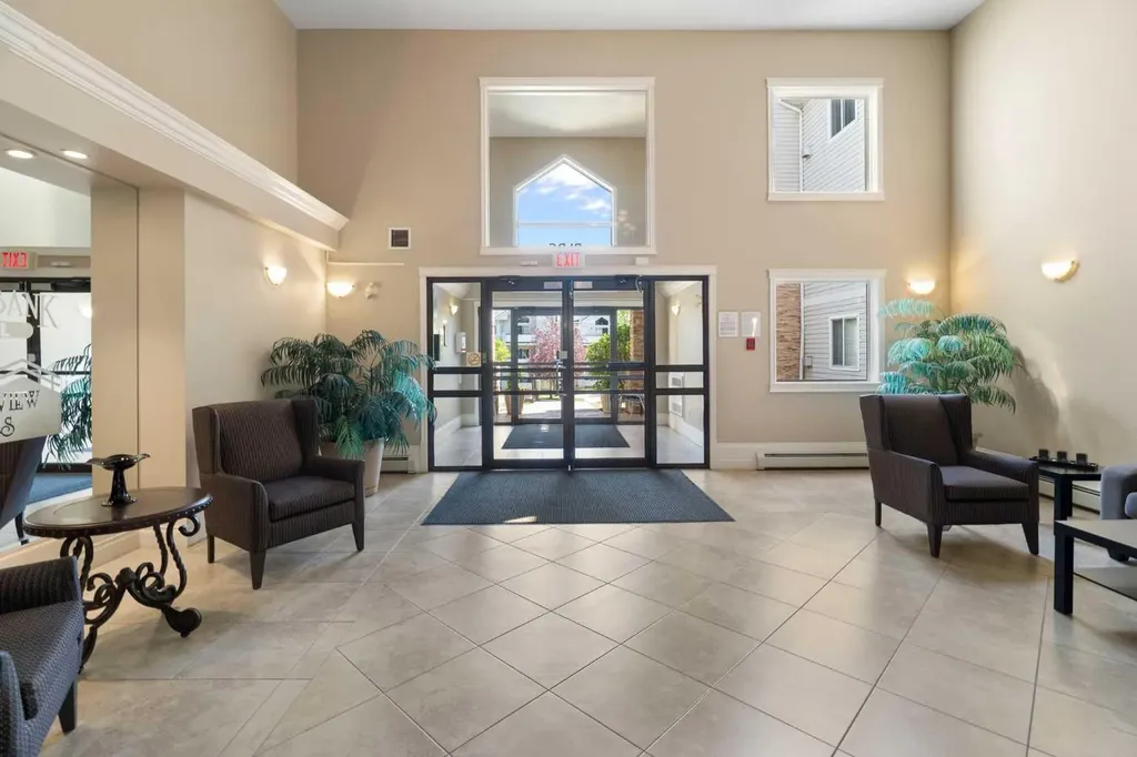 7451 Springbank Boulevard SW Calgary AB T3H 4K5