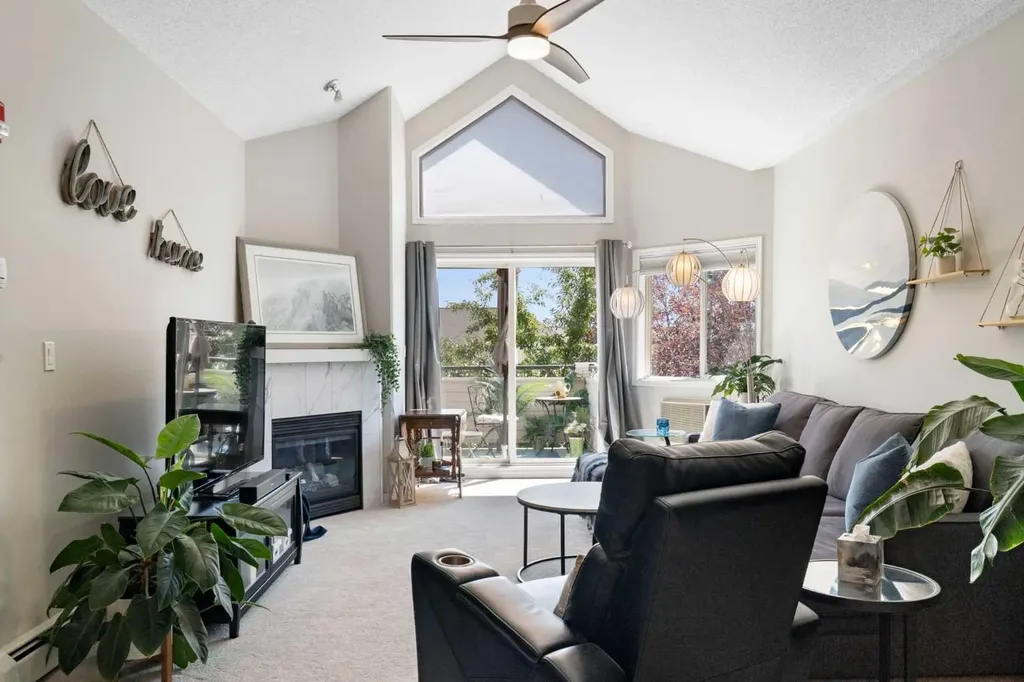 7451 Springbank Boulevard SW Calgary AB T3H 4K5