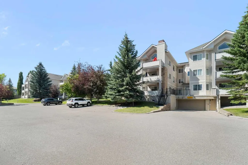 7451 Springbank Boulevard SW Calgary AB T3H 4K5