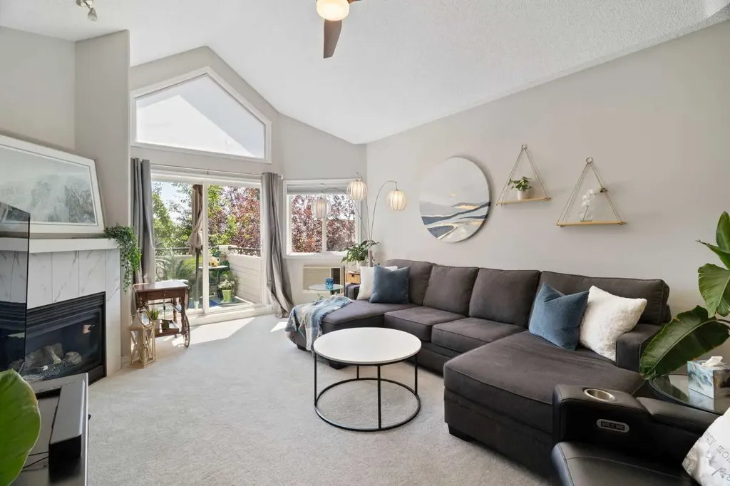 7451 Springbank Boulevard SW Calgary AB T3H 4K5