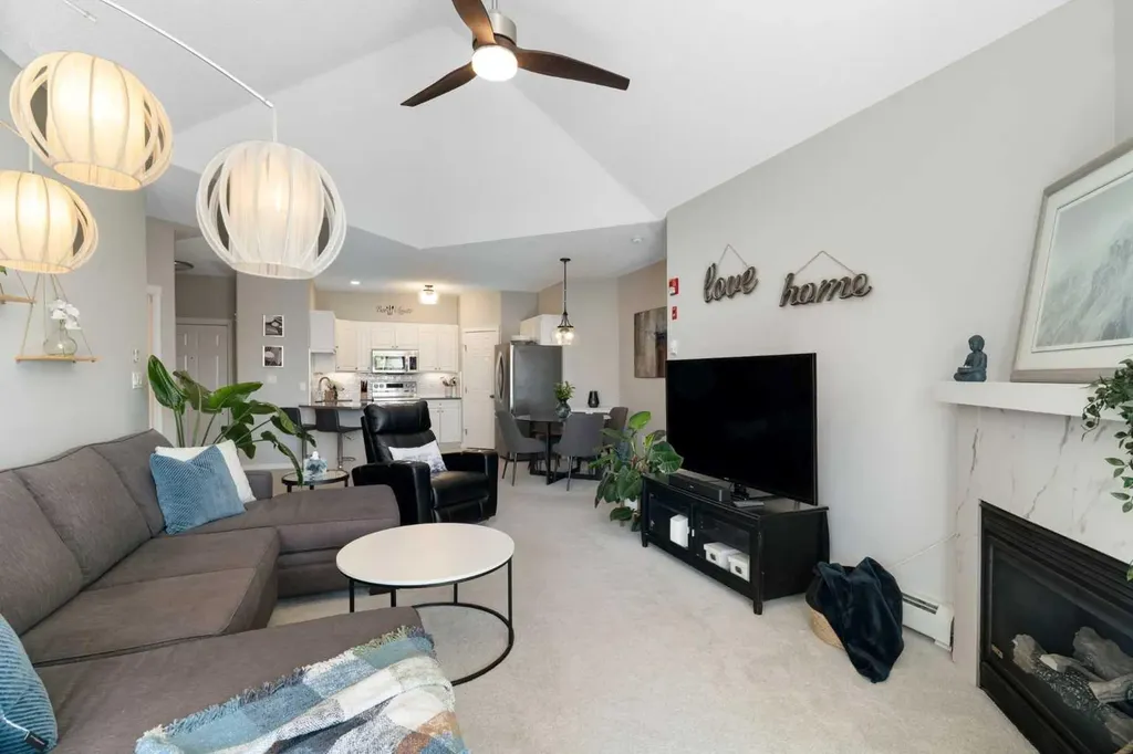 7451 Springbank Boulevard SW Calgary AB T3H 4K5