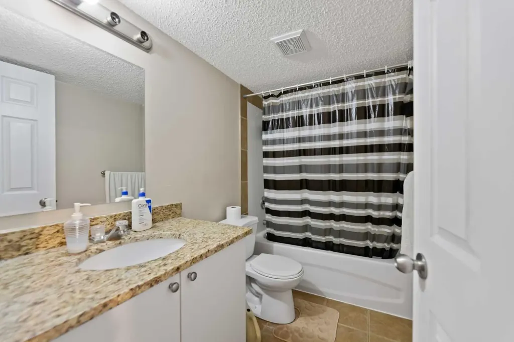 48 Castleglen Court NE Calgary AB T3J 2B8