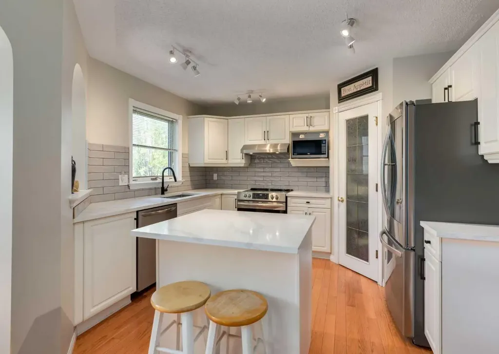 63 Arbour Lake Drive NW Calgary AB T3G 4A2