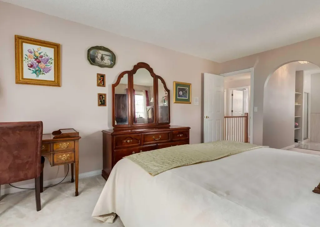 63 Arbour Lake Drive NW Calgary AB T3G 4A2