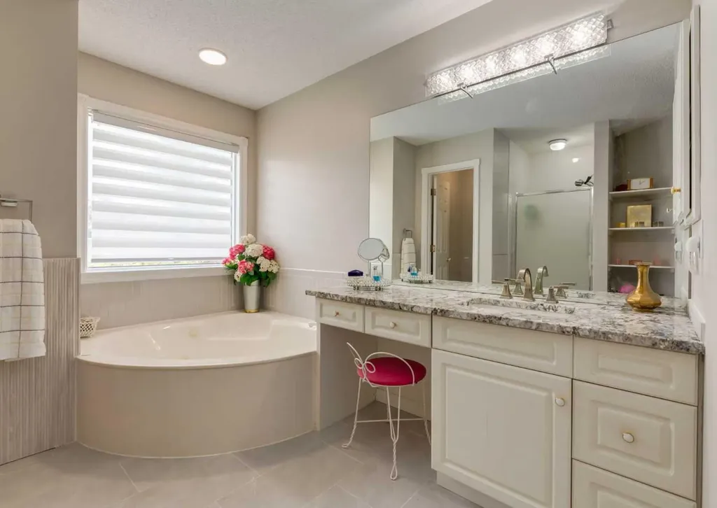 63 Arbour Lake Drive NW Calgary AB T3G 4A2