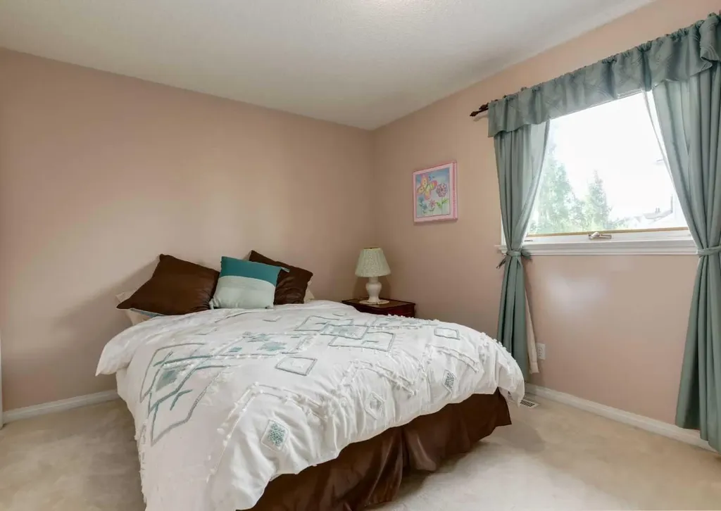 63 Arbour Lake Drive NW Calgary AB T3G 4A2