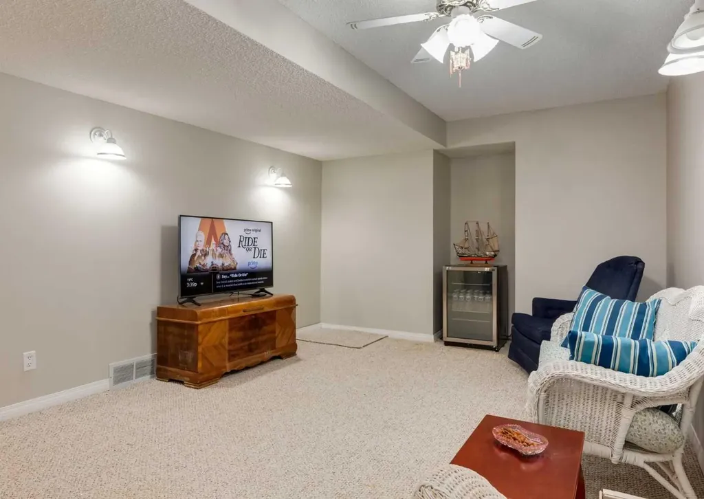 63 Arbour Lake Drive NW Calgary AB T3G 4A2