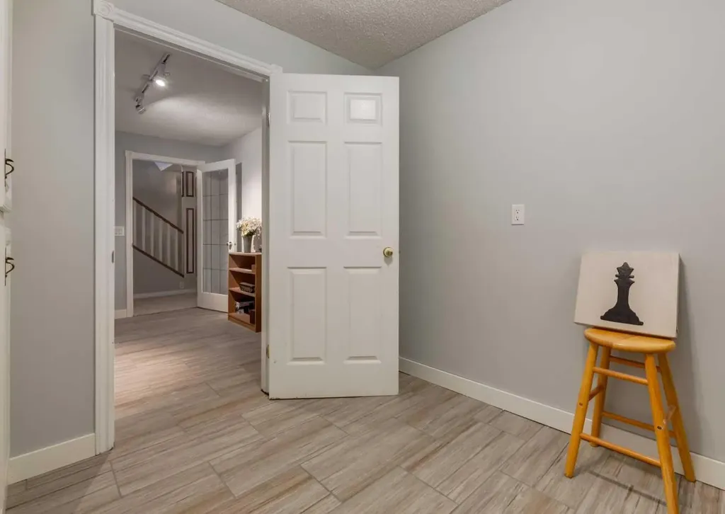 63 Arbour Lake Drive NW Calgary AB T3G 4A2