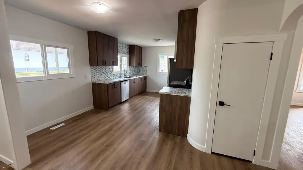 709 Centre Street Hanna AB T0J1P0