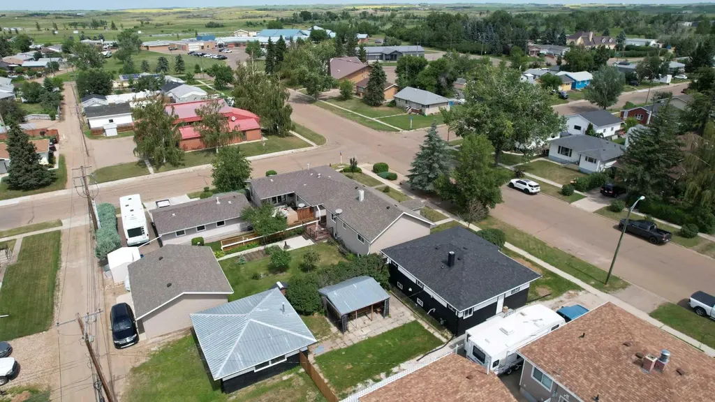 709 Centre Street Hanna AB T0J1P0