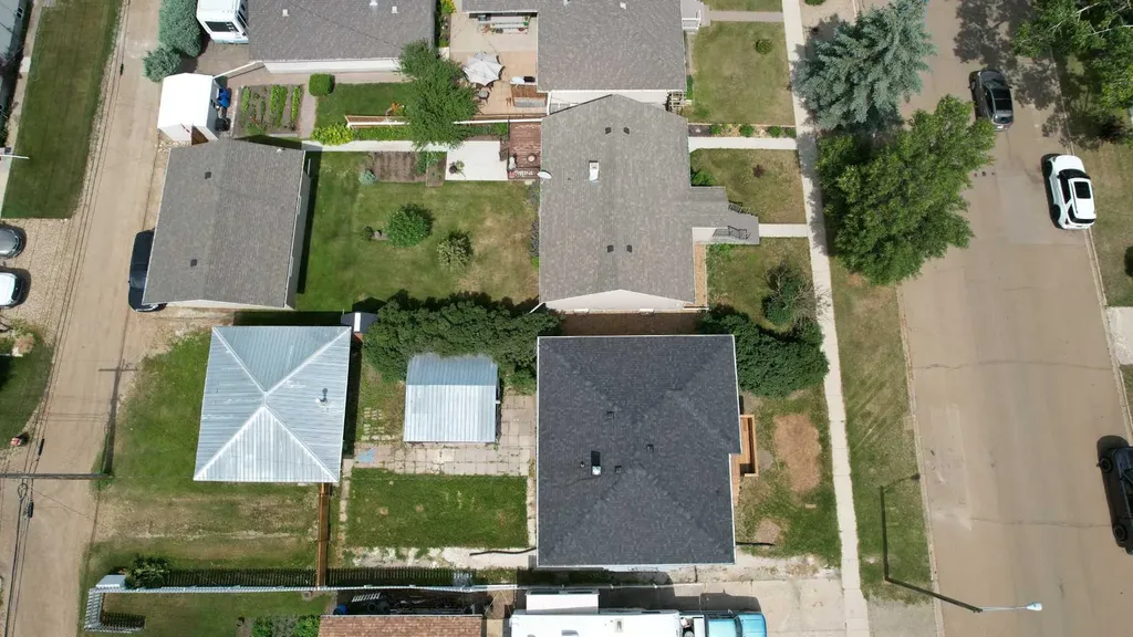 709 Centre Street Hanna AB T0J1P0