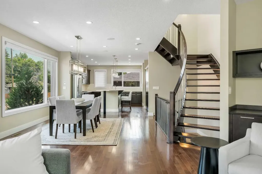 1721 44 Avenue SW Calgary AB T2T 5M4