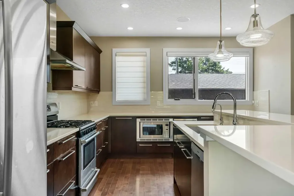 1721 44 Avenue SW Calgary AB T2T 5M4